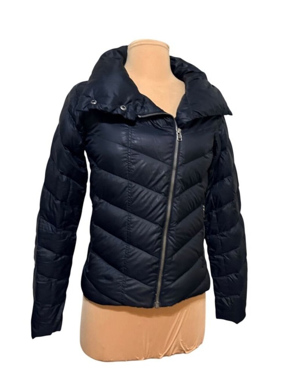 Patagonia Down Puffer Jacket XS Women Black Asymmetric Zip Moto Gorpcore Quilted